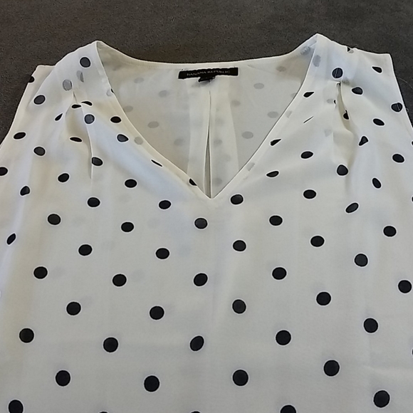 Banana Republic Tops - Banana Republic women's size L sleeveless top